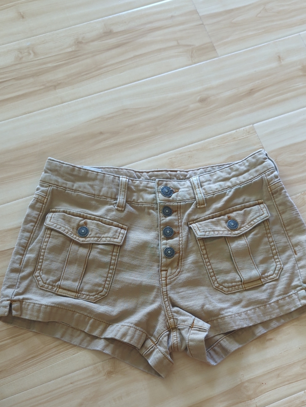 American Eagle Beige Shorts Women Sz 4 Khaki Cargo Belt Buckle Micro Mini